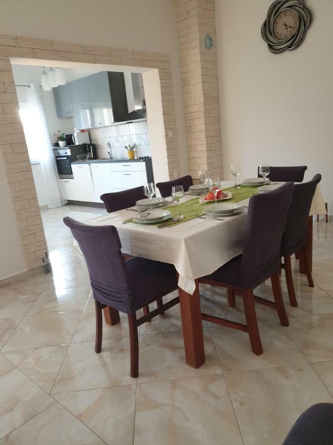 לוזובאק Home Lucic מראה חיצוני תמונה
